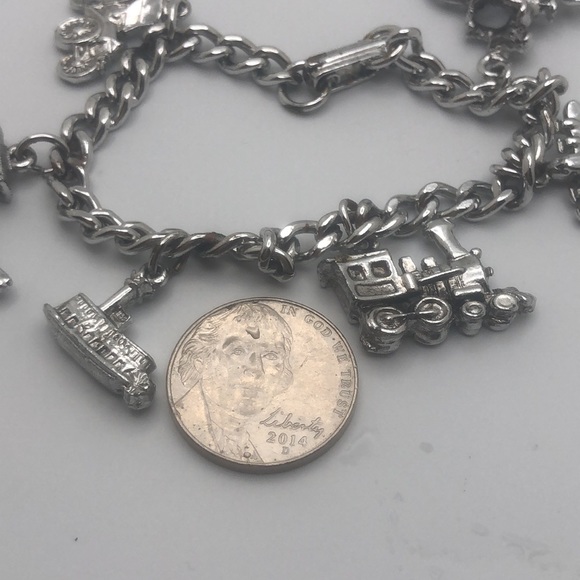 VTG Charm Bracelet With 6 Transportation Theme Charms. Silver Toned Metal - Picture 11 of 12